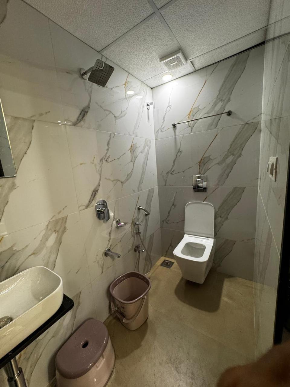 Asrama Elliott Mumbai