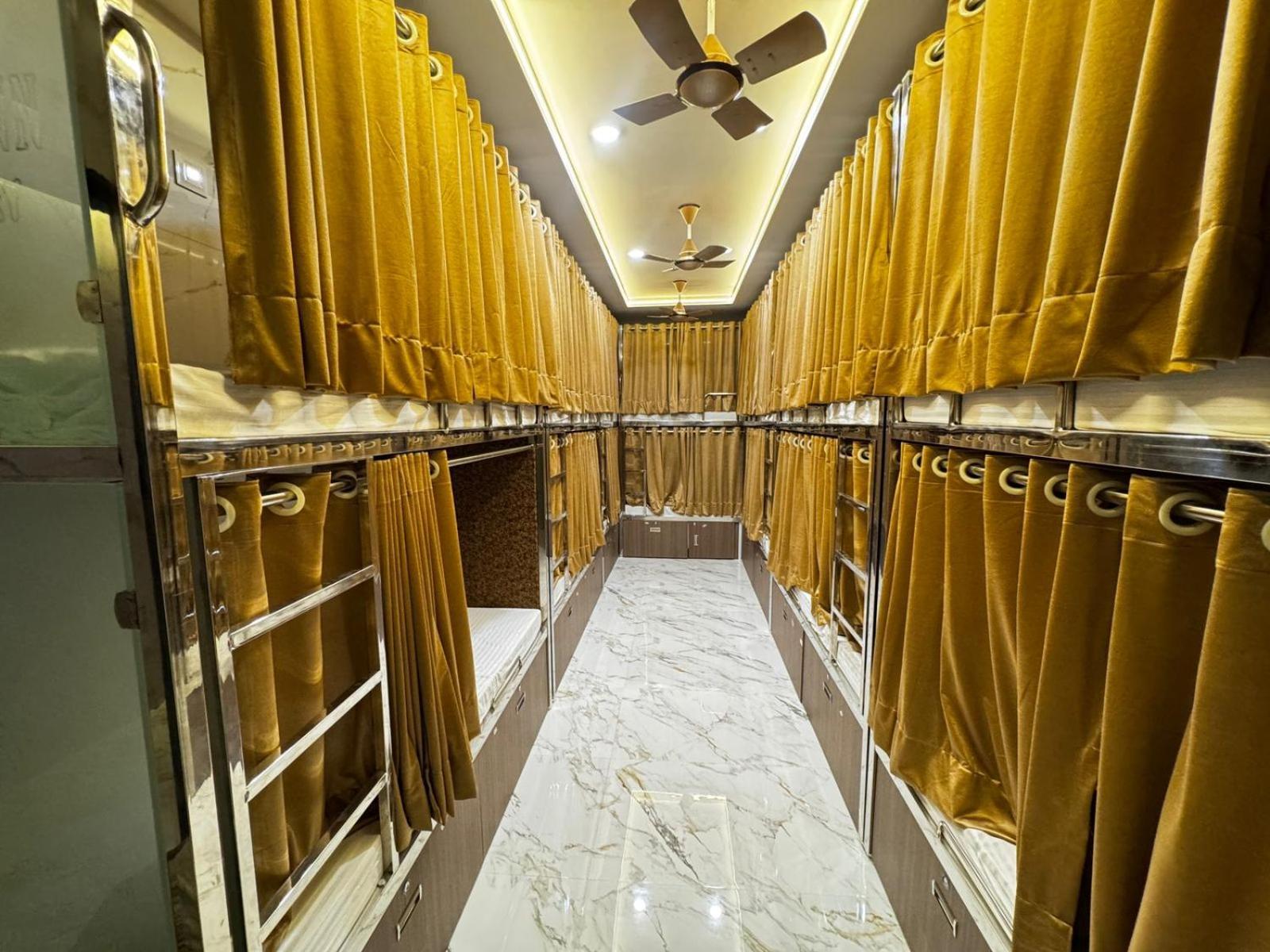 Elliott Asrama Mumbai